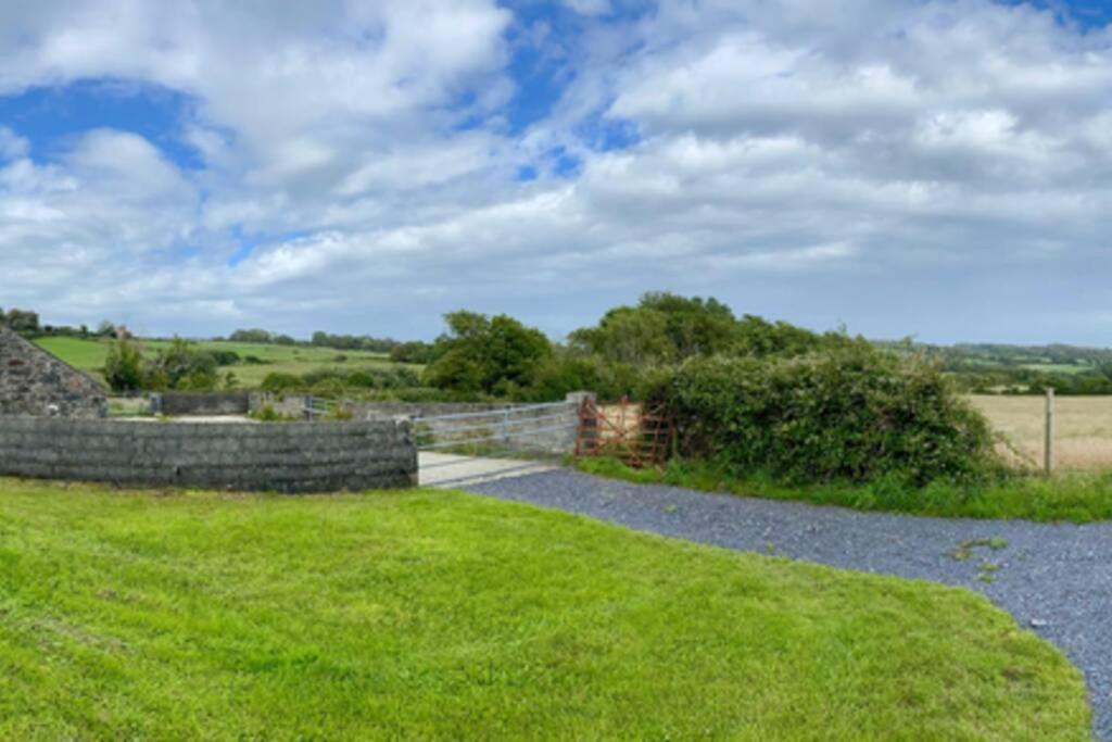Snowdon Bay - North Wales - Stunning Llyn Peninsula Mountain & Ocean Views - Wilde Retreats Villa Pwllheli Eksteriør bilde
