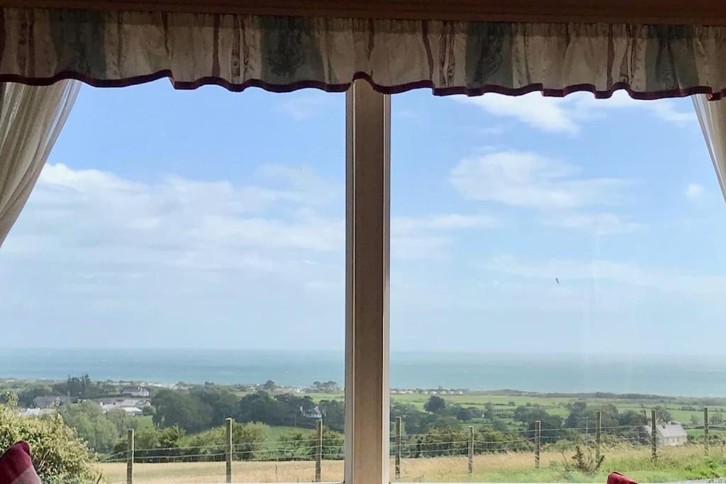 Snowdon Bay - North Wales - Stunning Llyn Peninsula Mountain & Ocean Views - Wilde Retreats Villa Pwllheli Eksteriør bilde